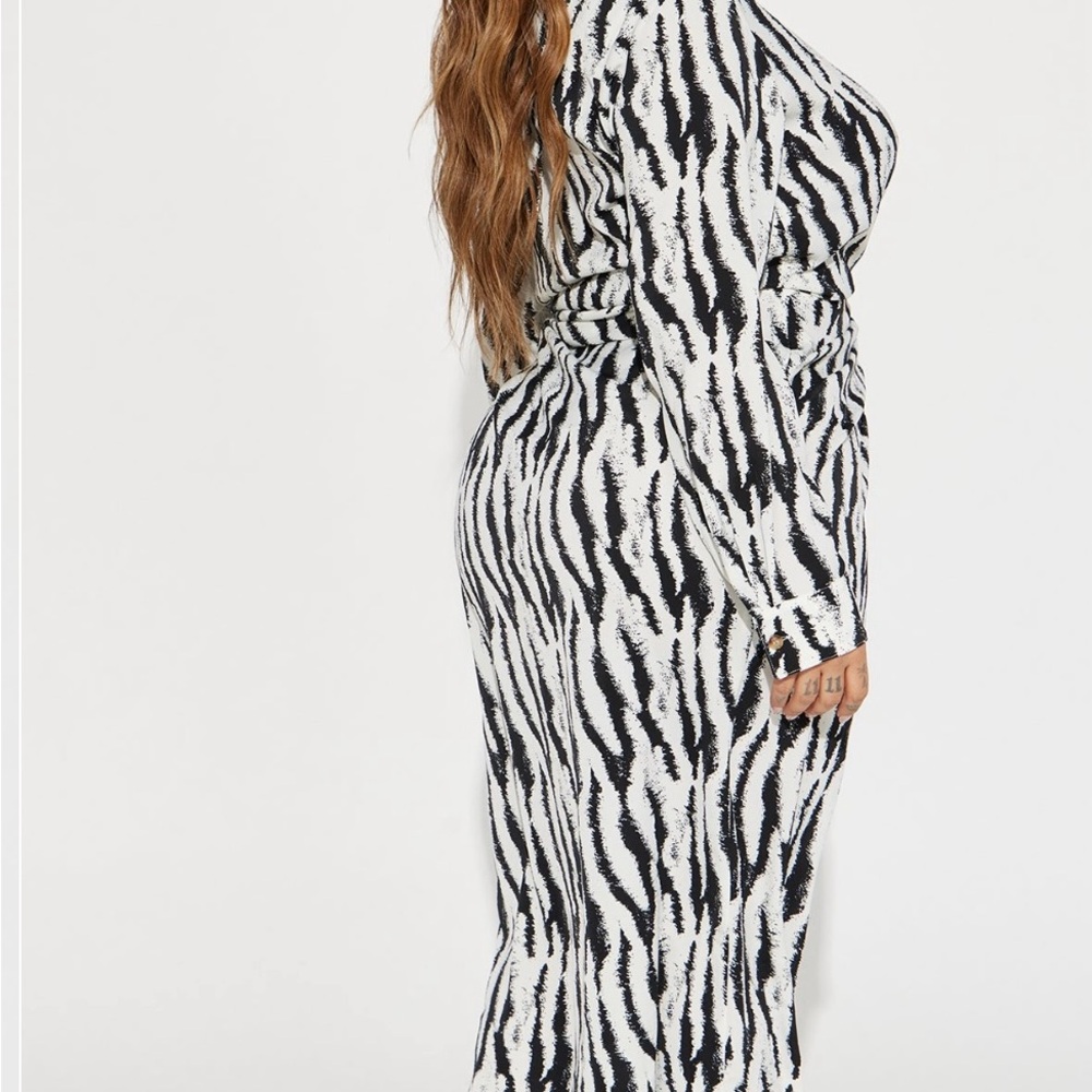 Fashion Nova Black and White Bodycon Maxi Dress